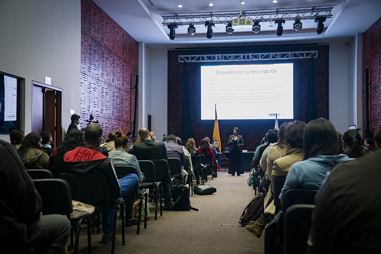 Colombia afianza sus conocimientos en torno al papel de los archivos de DDHH en la construcción de memoria histórica
