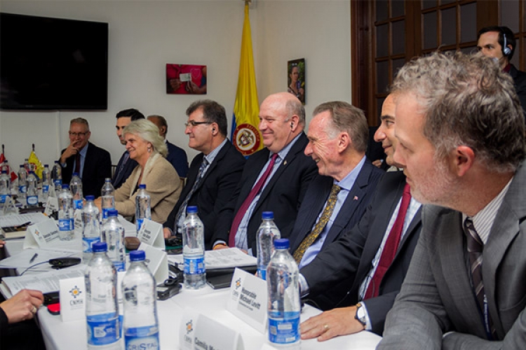 Canadá comprometida con el postconflicto
