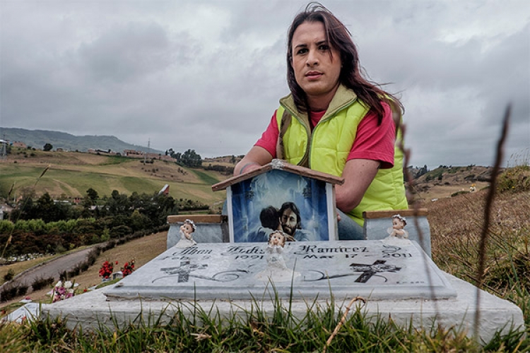 Una foto y un premio para Aniquilar la Diferencia