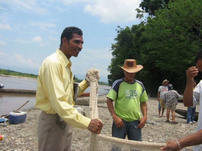 Lucho Arango, el defensor de la pesca artesanal