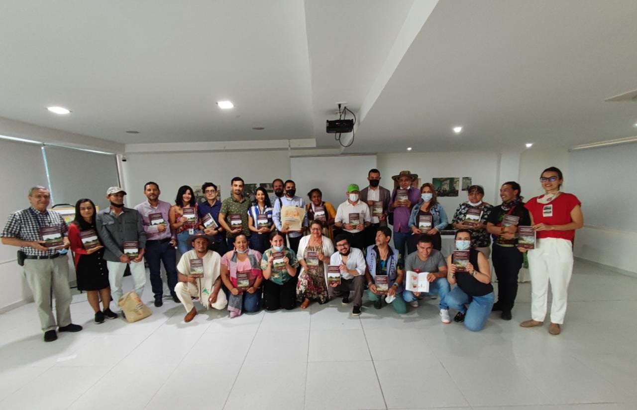 El Centro Nacional de Memoria Histórica entrega el informe sobre el Bloque Centauros de las AUC en Villavicencio El Centro Nacional de Memoria Histórica entrega el informe sobre el Bloque Centauros de las AUC en Villavicencio