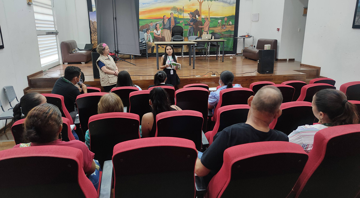 Bibliotecarios asisten a taller pedagogico en yopal