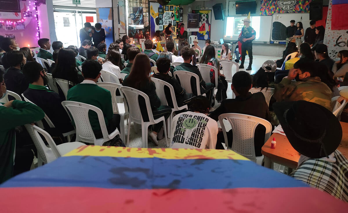 Una exposición y obra teatral de la memoria histórica para llevar a los colegios