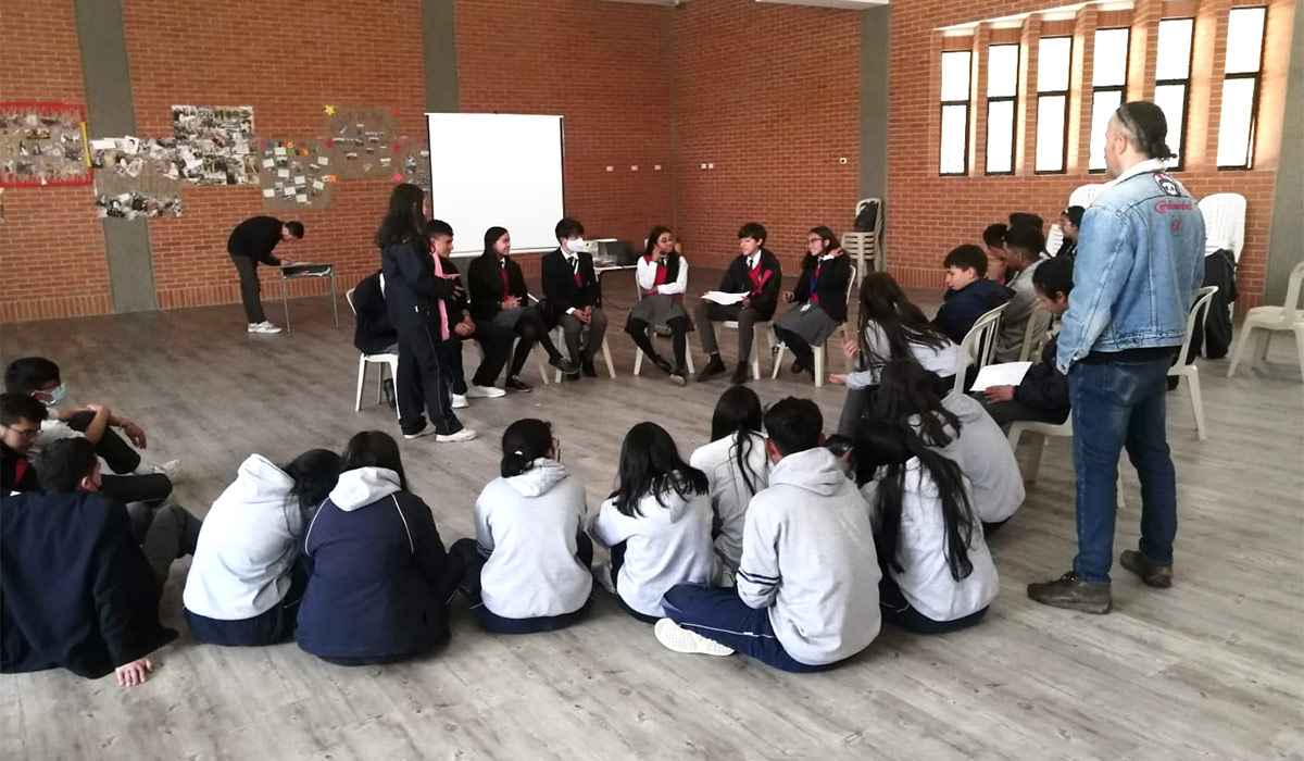 El taller Entretejiendo Memoria, del CNMH, llega al aula escolar El taller Entretejiendo Memoria, del CNMH, llega al aula escolar