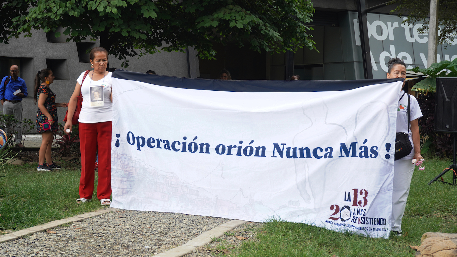 El CNMH acompañó a las víctimas de la Comuna 13 en los 20 años de Orión El CNMH acompañó a las víctimas de la Comuna 13 en los 20 años de Orión