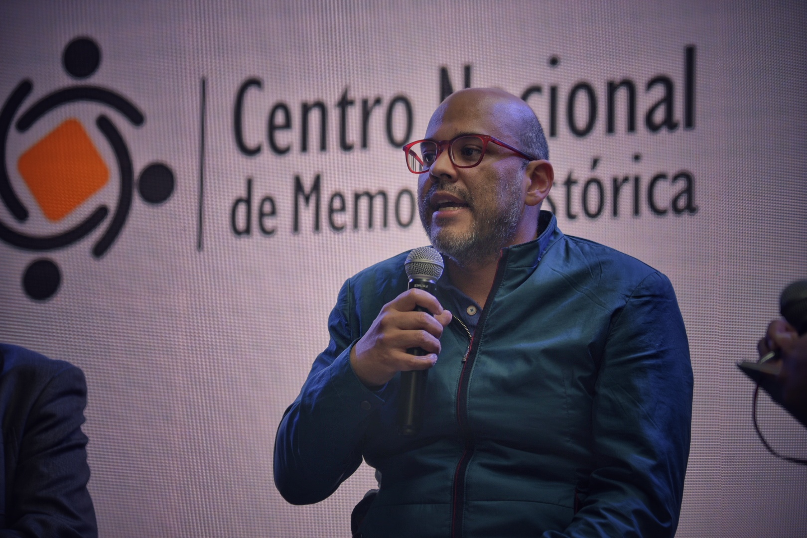 2. Hacer memoria del olvido es permitir que emerjan las memorias que permanecen guardadas en los corazones de la gente