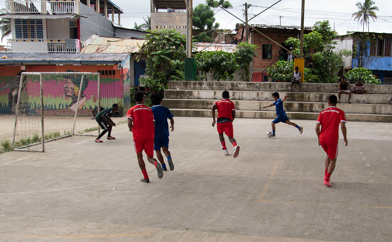 Buenaventura es goles, libros, unión y paz Buenaventura es goles, libros, unión y paz