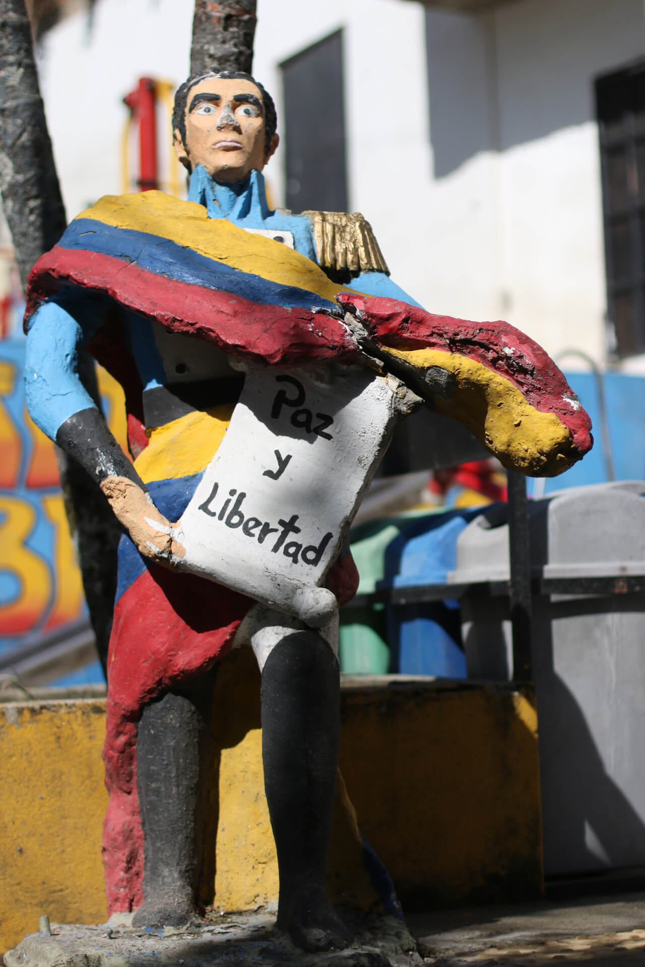 La estatua que le da nombre al parque del barrio Terrón Colorado. Foto: Cortesía Jair Cerón (Esquina Latina)