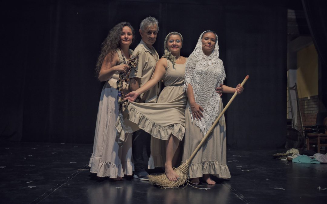 Teatro y memoria, con voz de mujer campesina, en Patio de Brujas