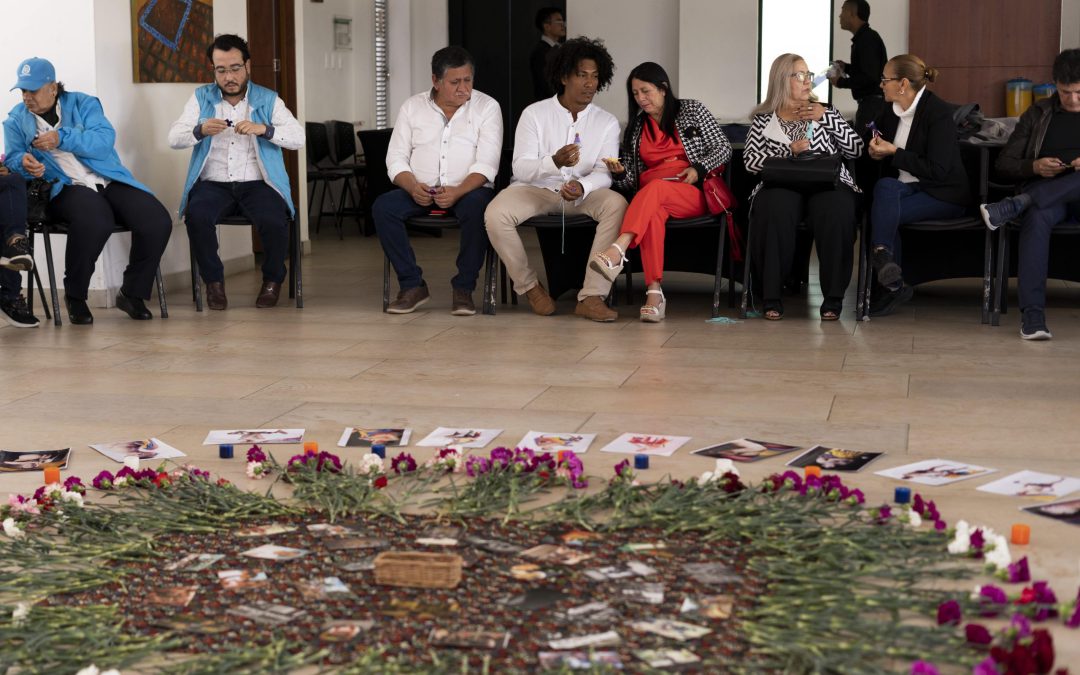 Evento de agradecimiento y devolución de testimonios «Somos voces, somos memoria»