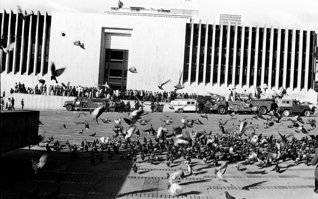 Fotos inéditas de la toma del Palacio de Justicia, a 40 años, en la exposición del CNMH: «Registros inéditos, espacios sensibles»