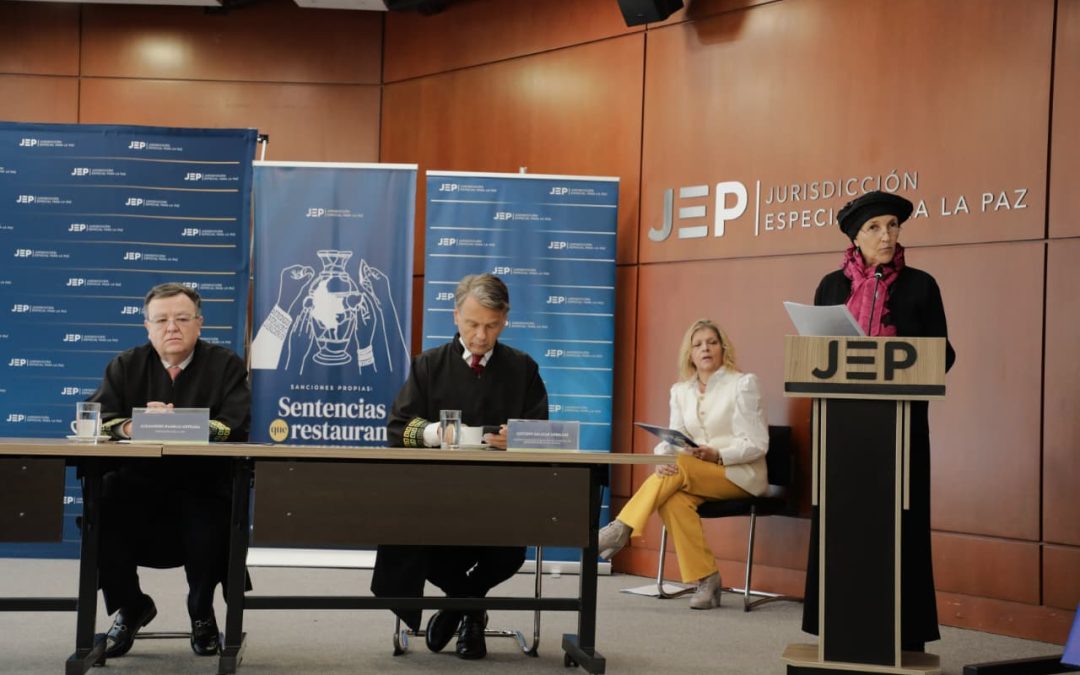 La JEP recibe una copia del legado documental del Centro Nacional de Memoria Histórica como garantía de preservación de la memoria de Colombia